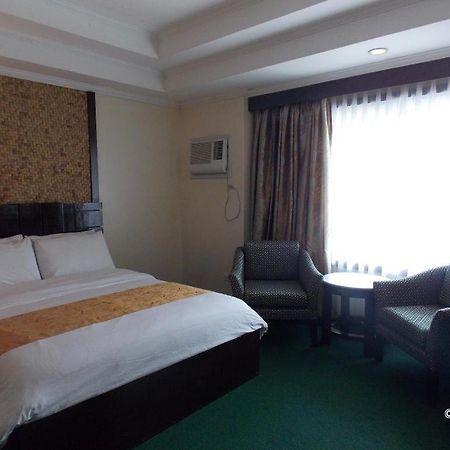Mo2 Westown Hotel San Juan Bacolod Bagian luar foto