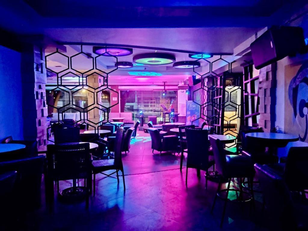 Mo2 Westown Hotel San Juan Bacolod Bagian luar foto