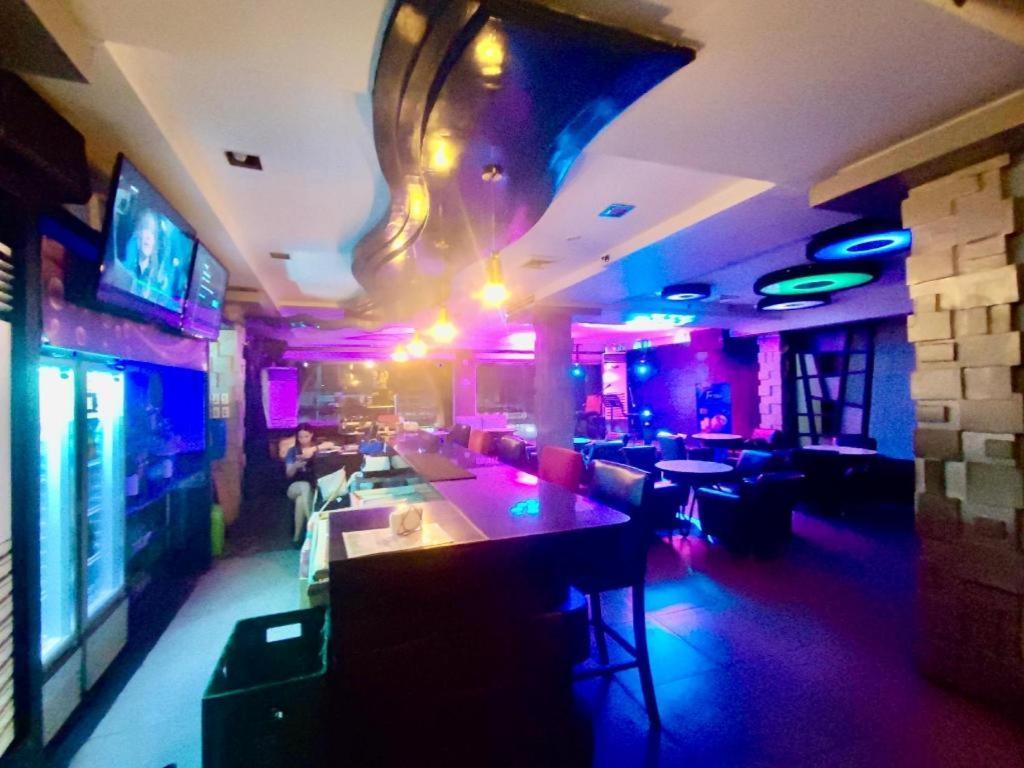 Mo2 Westown Hotel San Juan Bacolod Bagian luar foto