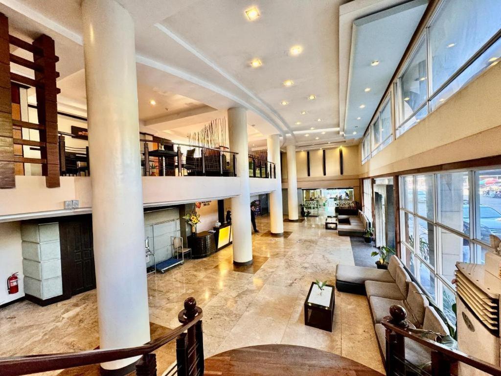 Mo2 Westown Hotel San Juan Bacolod Bagian luar foto