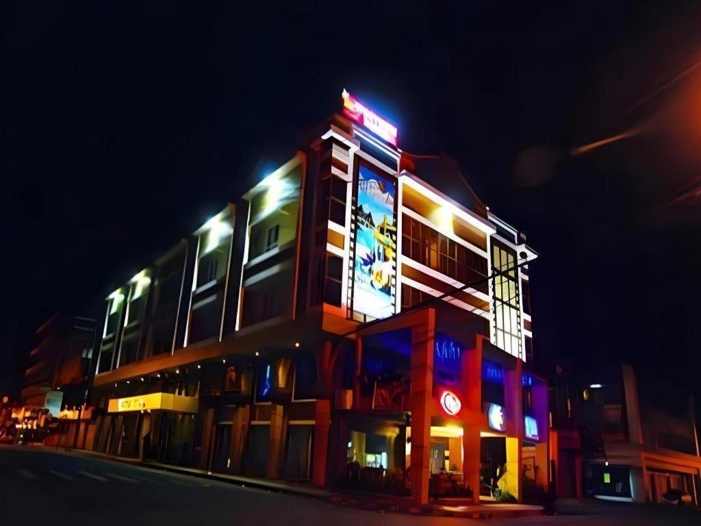 Mo2 Westown Hotel San Juan Bacolod Bagian luar foto