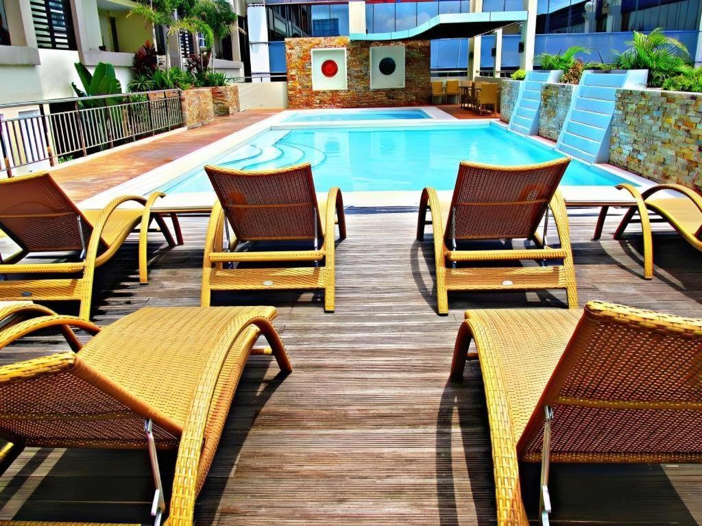 Mo2 Westown Hotel San Juan Bacolod Bagian luar foto
