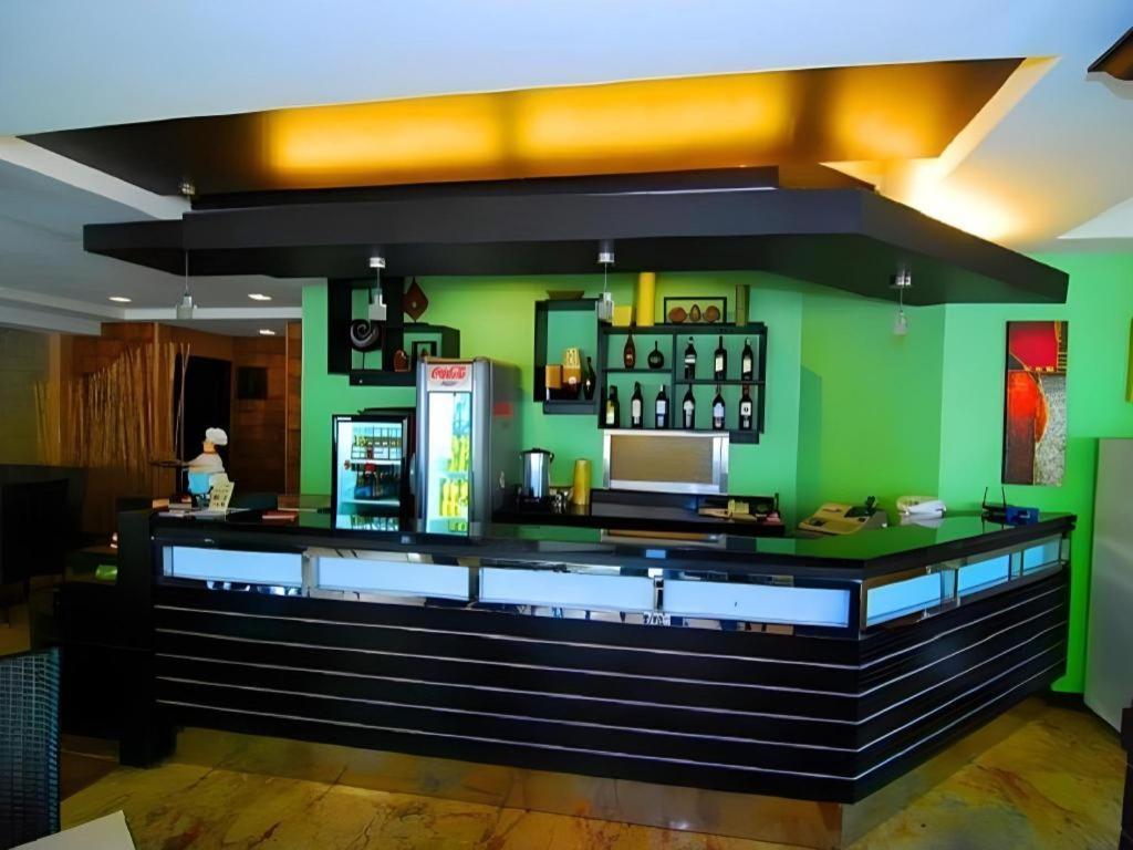 Mo2 Westown Hotel San Juan Bacolod Bagian luar foto