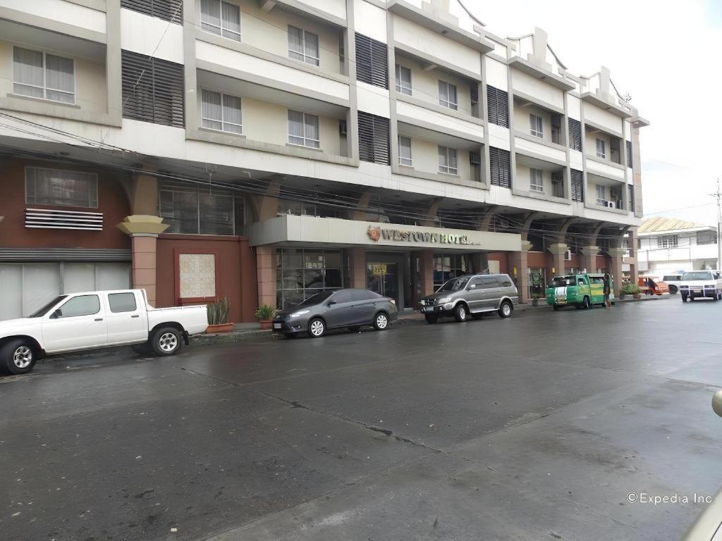 Mo2 Westown Hotel San Juan Bacolod Bagian luar foto
