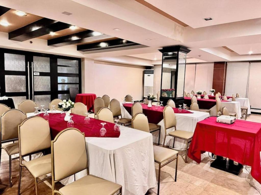 Mo2 Westown Hotel San Juan Bacolod Bagian luar foto